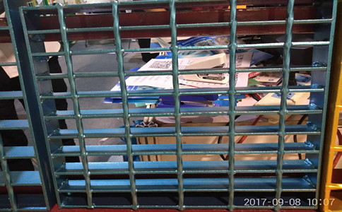 噴漆防銹鋼格柵.jpg 噴漆防銹鋼格柵.jpg